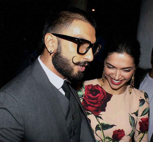 क्‍यों रणवीर ने दीपिका को कहा,'' हमें तुम पर गर्व है...''