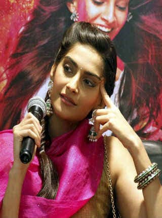 क्‍यों सोनम ने कहा,'' अब शाहरुख-आमिर को लगेगा डर...!''