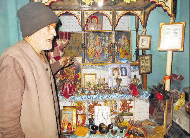 छपरा में मंदिर से अष्टधातु की मूर्तियों की चोरी