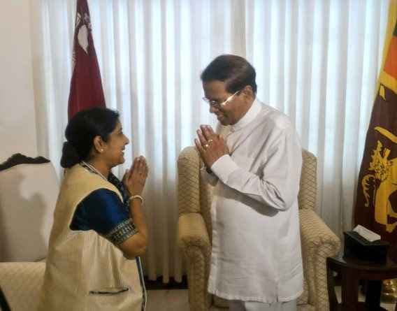 सुषमा ने श्रीलंका में तमिल नेताओं से मुलाकात की