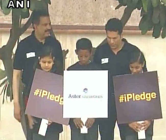 सचिन तेंदुलकर ने सड़क सुरक्षा अभियान की शुरुआत की, कहा, बल्‍लेबाजी की तरह हो ड्राइविंग