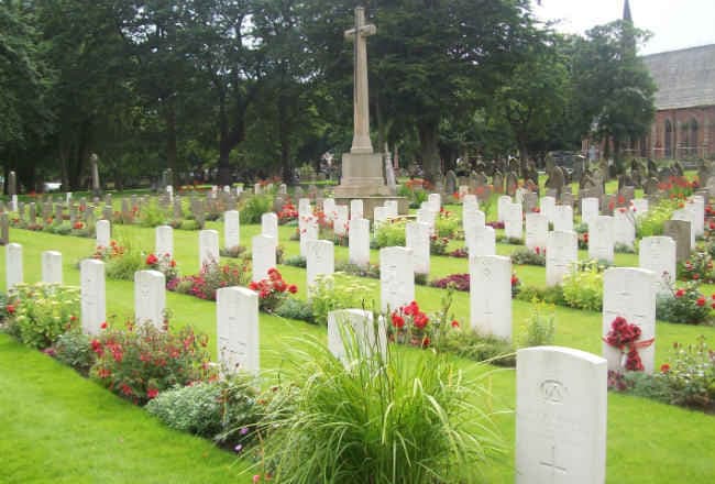 सियरा लियोन में लुटेरों ने लूटीं सैंकडों कब्रें