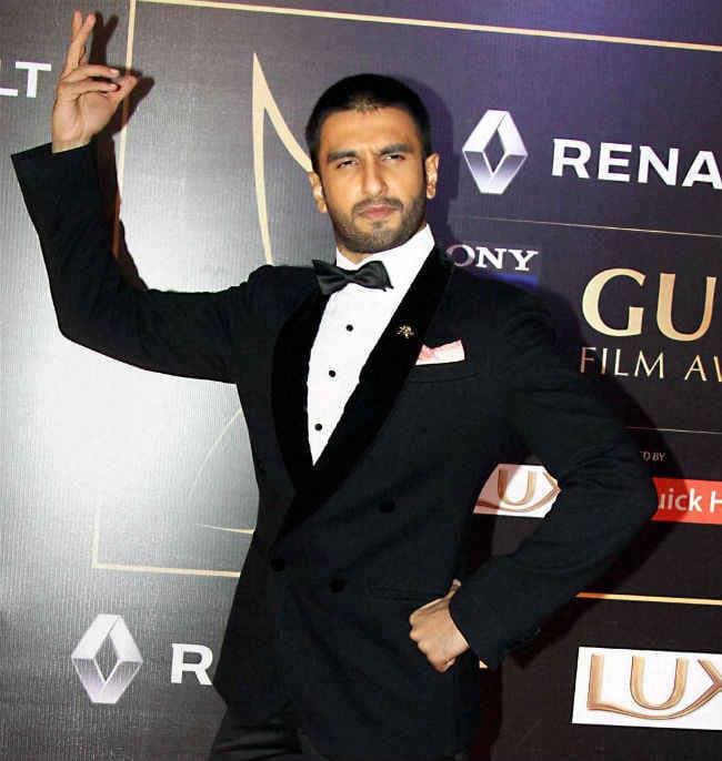 अपने ही अंदाज में ''xXx'' का प्रमोशन कर रहे हैं रणवीर सिंह