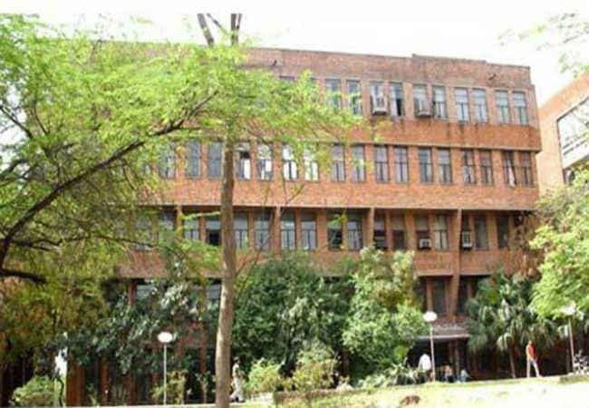 JNU में अफजल गुरु की याद में कार्यक्रम, हंगामा