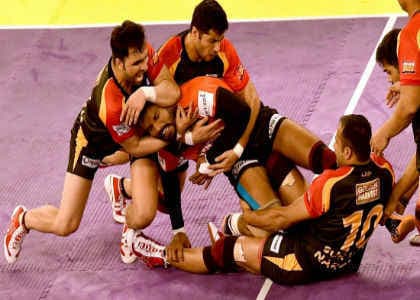 प्रो कबड्डी लीग : यू मुम्बा ने बेंगलुरु बुल्स को हराया