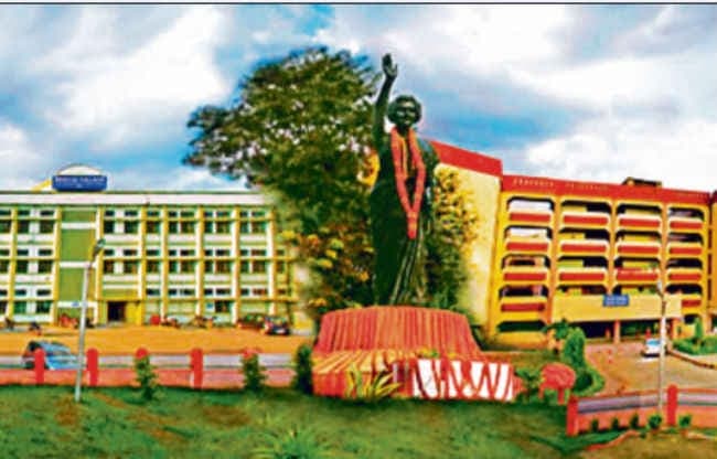 IGIMS के इमरजेंसी समेत अन्य प्रमुख वार्ड में बेड फुल, इलाज के लिए करना पड़ रहा है 10 घंटे तक इंतजार