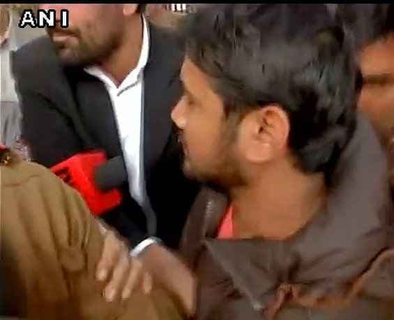 JNU विवाद :  तीन दिन की पुलिस कस्टडी में भेजा गया छात्र संघ अध्यक्ष कन्हैया, खुद को बताया बेकसूर