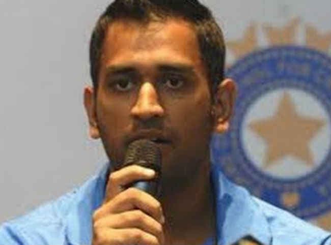 संन्यास की बात पर बोली धौनी - हमें क्यों जबरन खेल से बाहर करना चाहते हो?