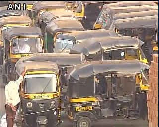 मुंबई में ऑटो हडताल, यात्रियों को हो रही है परेशानी