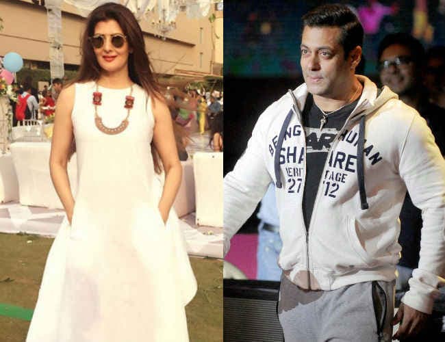 अर्पिता की गोद-भराई में आमने-सामने हुए संगीता बिजलानी और सलमान खान, VIDEO