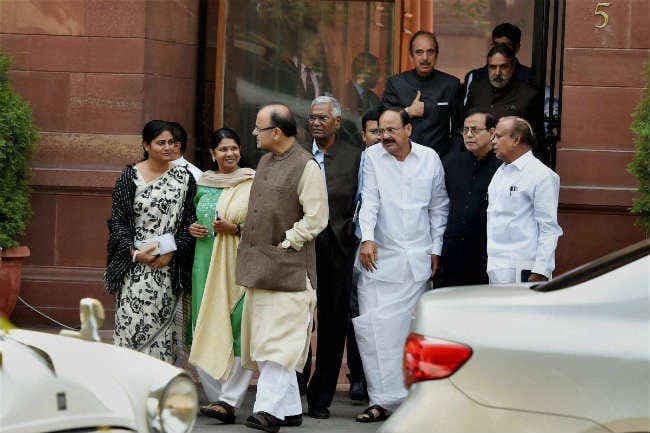 JNU मुद्दे पर प्रधानमंत्री नरेंद्र मोदी सक्रिय, विपक्ष के नेताओं से की बात