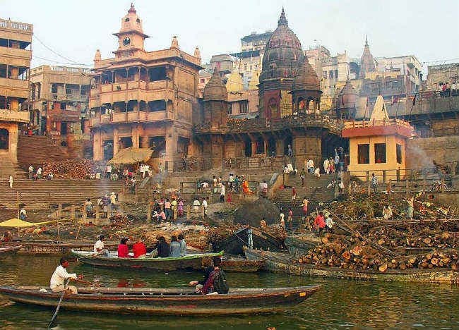 बाबा विश्वनाथ का स्पर्श नहीं कर पायेंगे श्रद्धालु, केवल जलाभिषेक की अनुमति