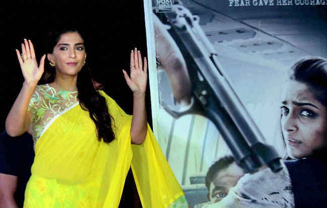 जानें 3 दिन में बॉक्‍स ऑफिस पर कितना कमा पाई ''नीरजा'' ?