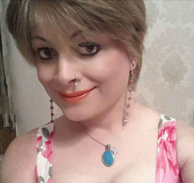 प्राइवेट सेरेमनी में की बॉबी डार्लिंग ने बॉयफ्रेंड संग शादी, देखें वीडियो