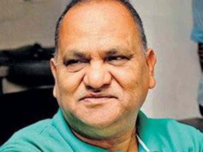 ”जो ‘वंदेमातरम्” या ‘जनगणमन” नहीं गाना चाहता उसे भारतीय कहलाने का हक नहीं”
