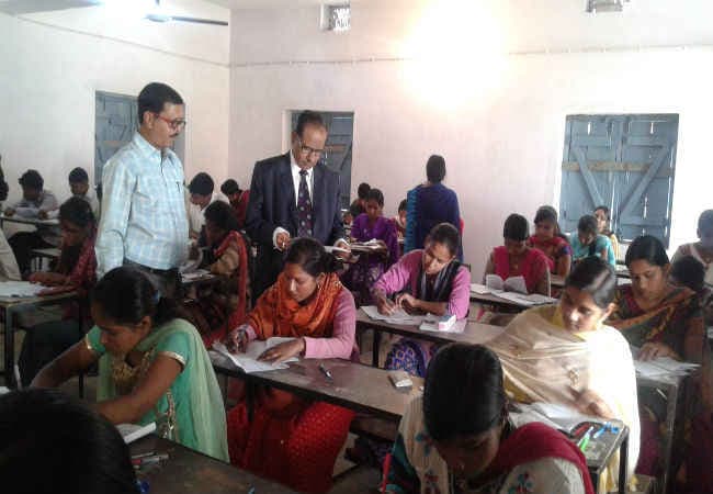 BIHAR : इंटर परीक्षा के पहले दिन नकल के आरोप में 426 परीक्षार्थी निष्कासित