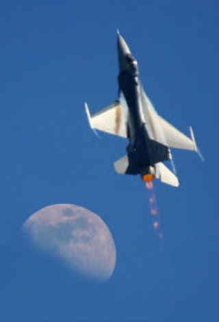 पाक को F-16 की बिक्री रोकने के लिए अमेरिकी सदन में प्रस्ताव पेश