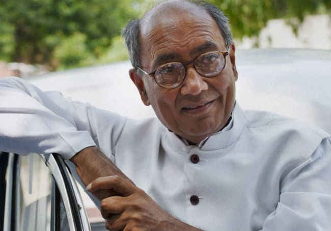 गांधी और तिलक भी देशद्रोह के आरोप में हुए थे गिरफ्तार : दिग्विजय