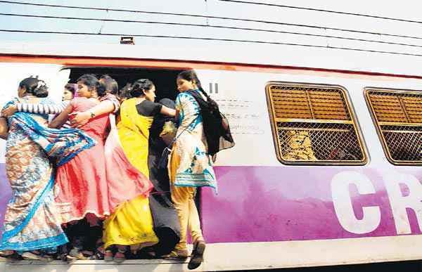 रेल बजट 2016-2017 की खास बातें, महिलाओं के लिए खास रहा बजट