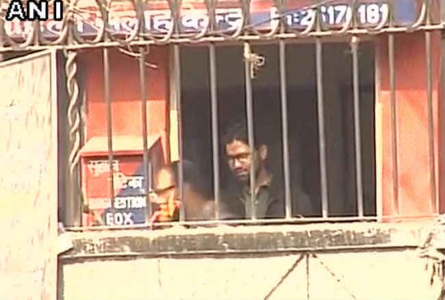 जेएनयू मामला : एक और छात्र आशुतोष का आत्मसमर्पण, आज होगी पेशी