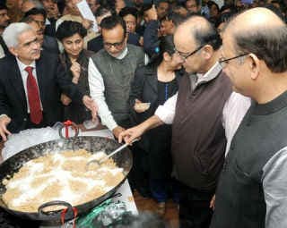 आम बजट कल: जानें  वित्त मंत्री अरुण जेटली के सामने क्या है चुनौती
