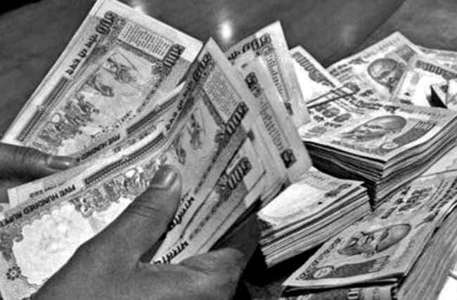 टैक्स इतना ले लिया, दोगे कितना!