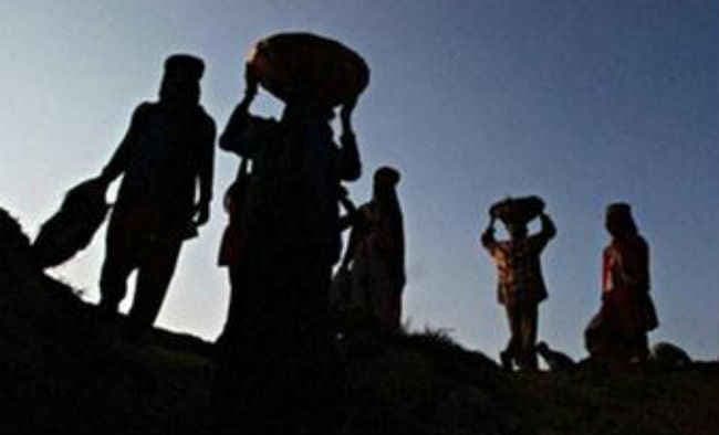 मनरेगा पर सवाल उठाने वाली मोदी सरकार ने योजना के लिए आवंटित किए 3,800 करोड रुपये