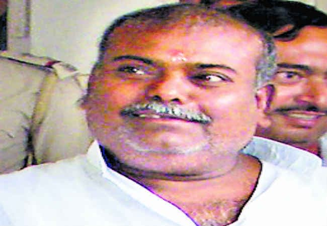 RJD MLA राजबल्लभ की पूरी संपत्ति होगी जब्त, गिरफ्तारी की मांग को लेकर प्रदर्शन