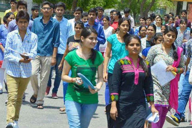 सीबीएसई 10वीं व 12वीं की परीक्षा संपन्न