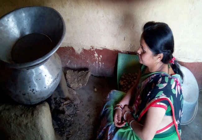 बिहार : 5 महीने से वेतन के अभाव में नियोजित शिक्षकों का त्राहिमाम, विधानसभा में उठा मुद्दा