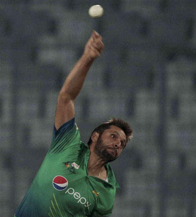 मियादाद ने पाक टीम में अफरीदी के स्थान पर सवाल उठाये