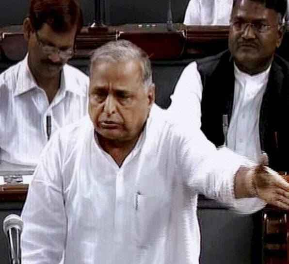 मोदी सरकार के खिलाफ जनता खड़ी हो रही है, उल्टी गिनती शुरू : मुलायम