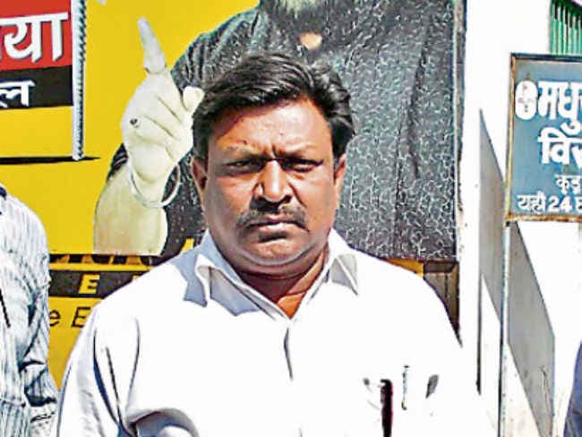 कुडू में घूस लेते लिपिक गिरफ्तार