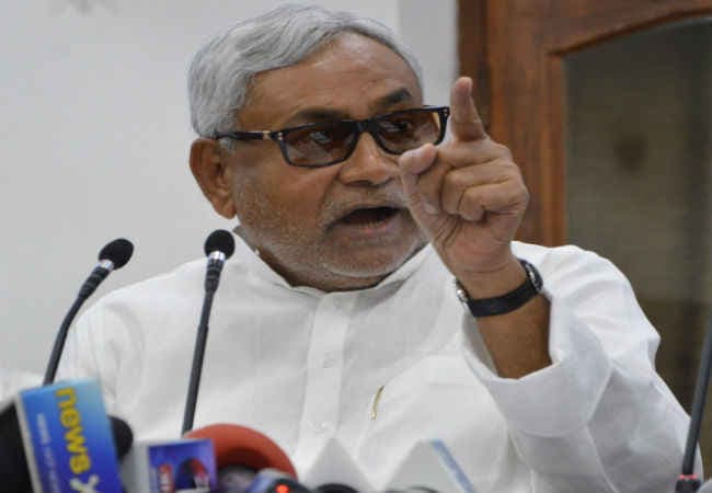 विक्रमशिला पुल का निरीक्षण करने गये सीएम नीतीश जाम में फंसे