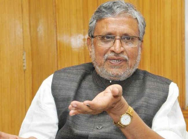 नीतीश लालू को भी दे दें क्लीन चिट : मोदी