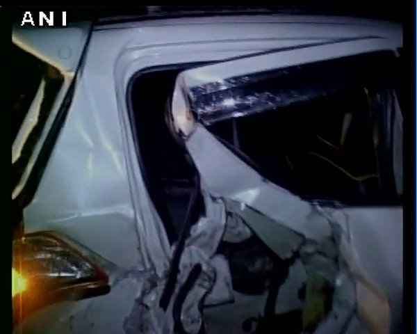 सड़क हादसे में बाल-बाल बचीं केंद्रीय मंत्री स्मृति ईरानी, एक शख्‍स की मौत