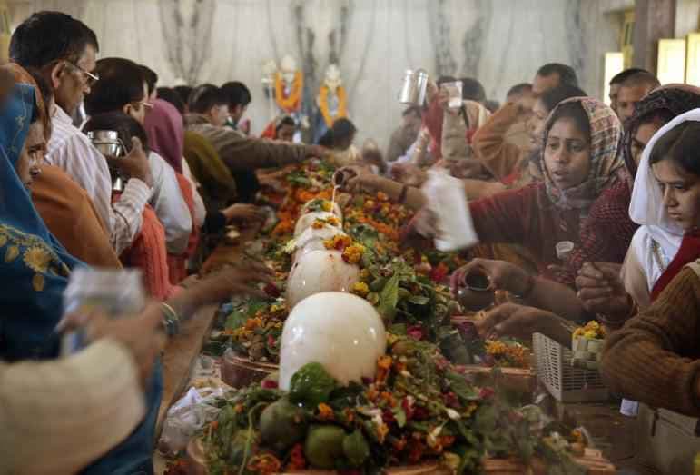 महाशिवरात्रि पर्व मनाने के लिए 125 हिंदू श्रद्धालु भारत से पहुंचे पाकिस्तान