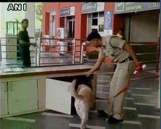आतंकवादी खतरा: दिल्ली में सुरक्षा चाकचौबंद, गृहमंत्री ने बुलाई बैठक