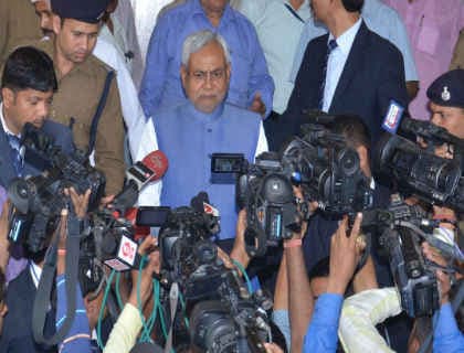 बिहार : स्कूलों में लिखकर देंगे बच्चों के पिता, नहीं पीयेंगे शराब