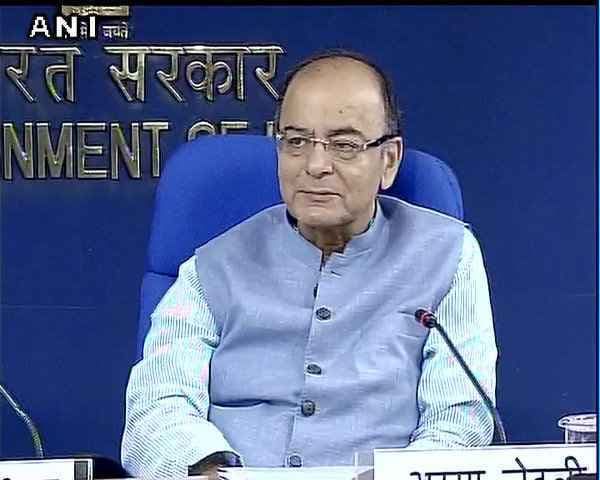 राहुल गांधी को समझना चाहिए कि माल्या और क्वात्रोकी के देश छोड़ने में अंतर है : जेटली