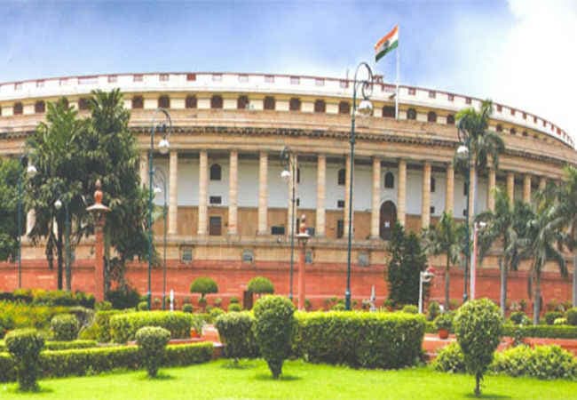 संसद की सुरक्षा में चूक, बिना पास के घुसा युवक