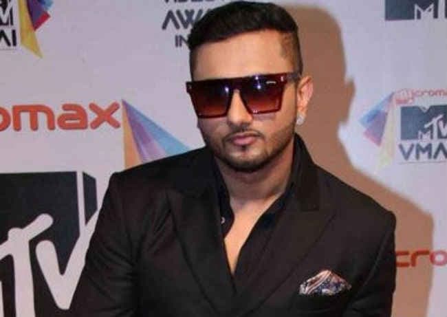 क्‍यों हनी सिंह ने रैपर बादशाह को कहा ''नैनो'', देखें वीडियो