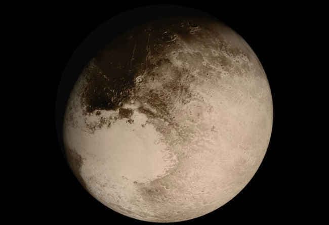 प्लूटो की सतह पर नासा ने पाया बडा सा ‘बाइट मार्क''