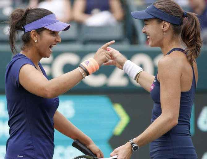 सानिया और हिंगिस इंडियन वेल्स टूर्नामेंट के पहले दौर में जीते इंडियन वेल्स