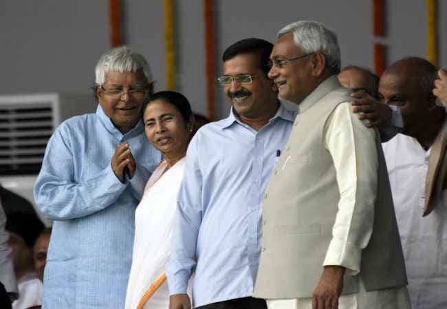 पश्चिम बंगाल में ममता, असम में कांग्रेस के खिलाफ लड़ेंगे नीतीश !