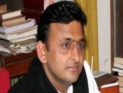 जानें, कैसे हुई यूपी के सीएम अखिलेश यादव की नाक टेढ़ी