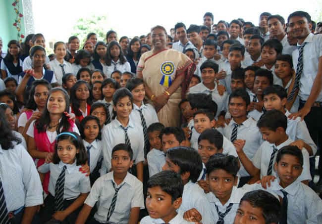 देश को स्मार्ट बनाने के लिए बच्चों को स्मार्ट बनाना होगा : द्रौपदी मुर्मू