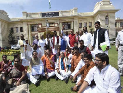 बिहार विधानसभा में पेयजल को लेकर हंगामा, विपक्षी सदस्यों ने किया वॉकआउट