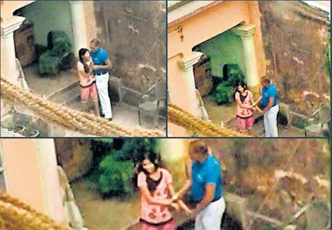 सोशल मीडिया में वायरल हुई नाबालिग के साथ जेल अधीक्षक की आपत्तिजनक तसवीर