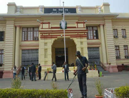 लालू के पूर्व बॉडीगार्ड और वर्तमान राजद विधायक ने सदन में बीजेपी MLA को दी धमकी, हंगामा